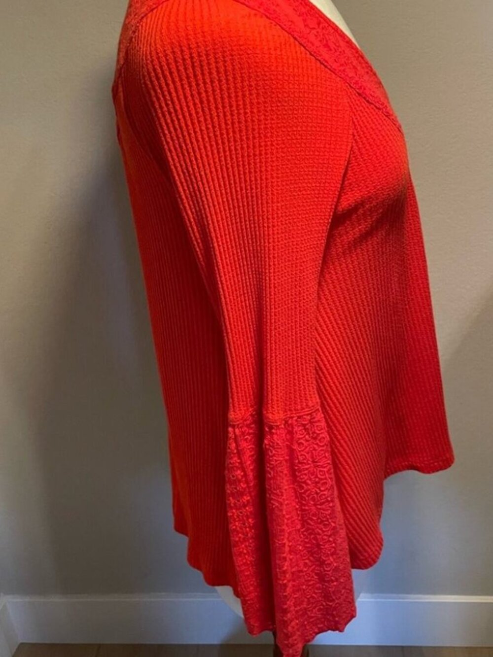 Partisan Boho Red Ribbed Bell Sleeve Embroidered Blouse - XS - Picture 3 of 4